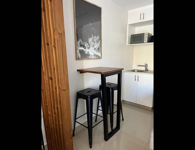 1 BEDROOM APARTMENT FOR SALE IN UMHLANGA CENTRAL